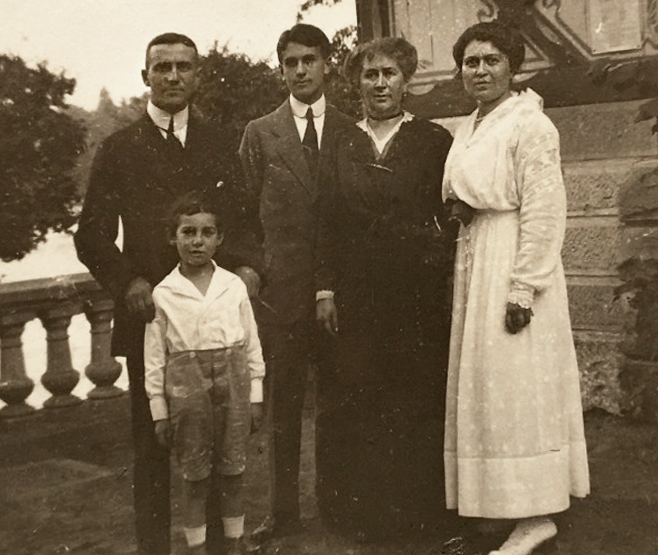 The Pauson family around 1912
